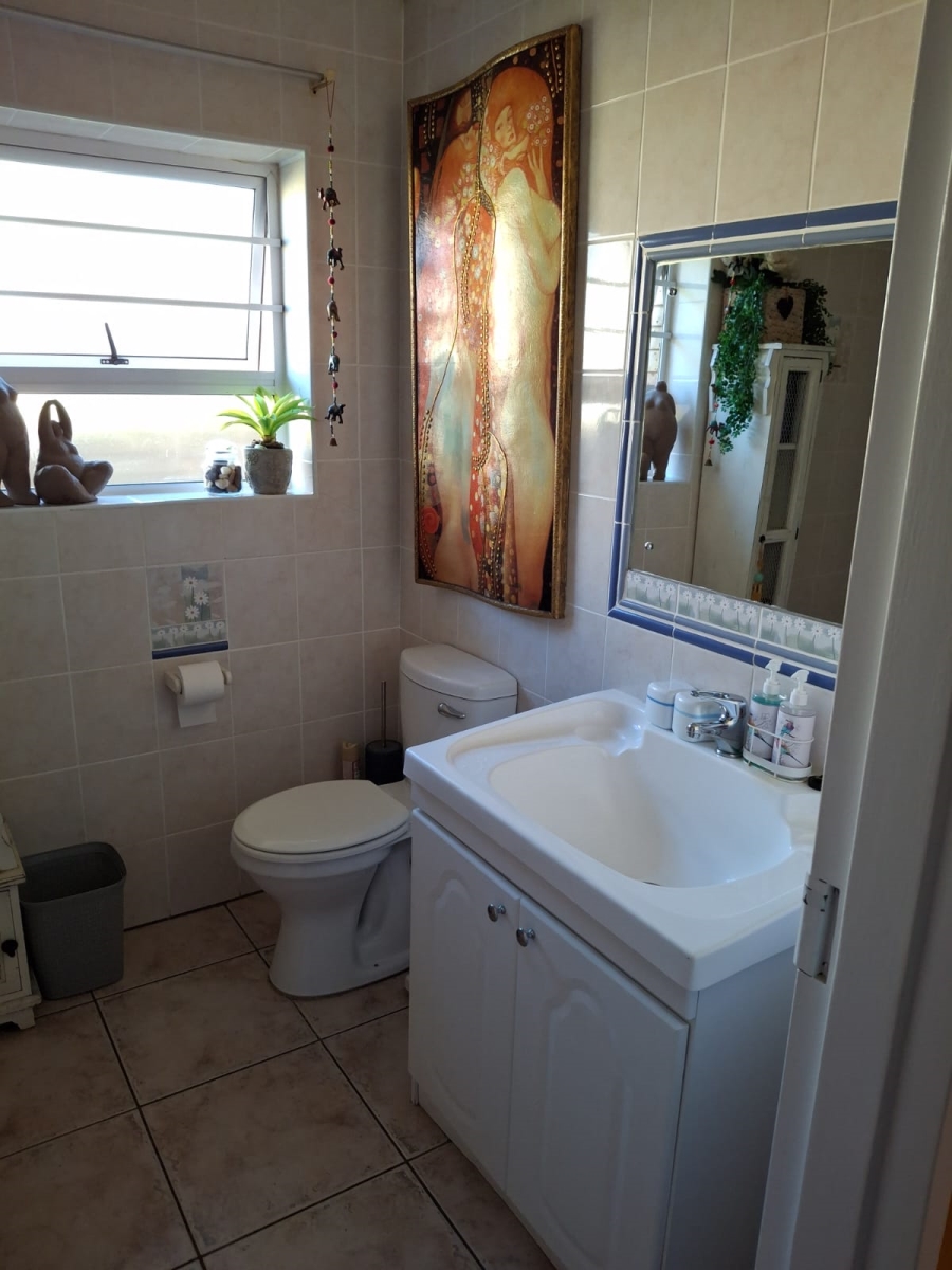 3 Bedroom Property for Sale in Wavecrest Eastern Cape